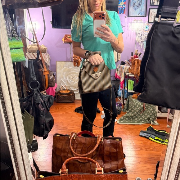 FLASH SALE 50% OFF 24HRS 1970'S authentic Fendi penguin flap. RARE - Picture 12 of 15